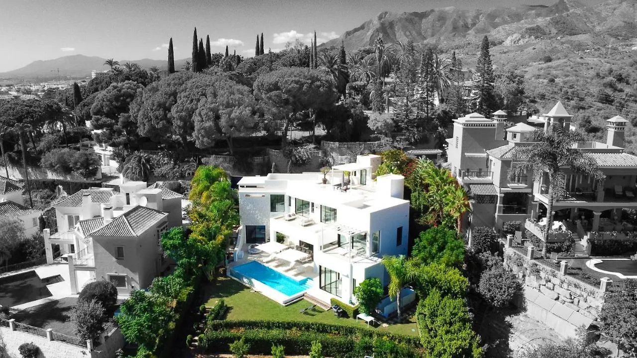 Villa Royale, Moderna Villa Con Piscina Y Vistas Al Mar Марбелья