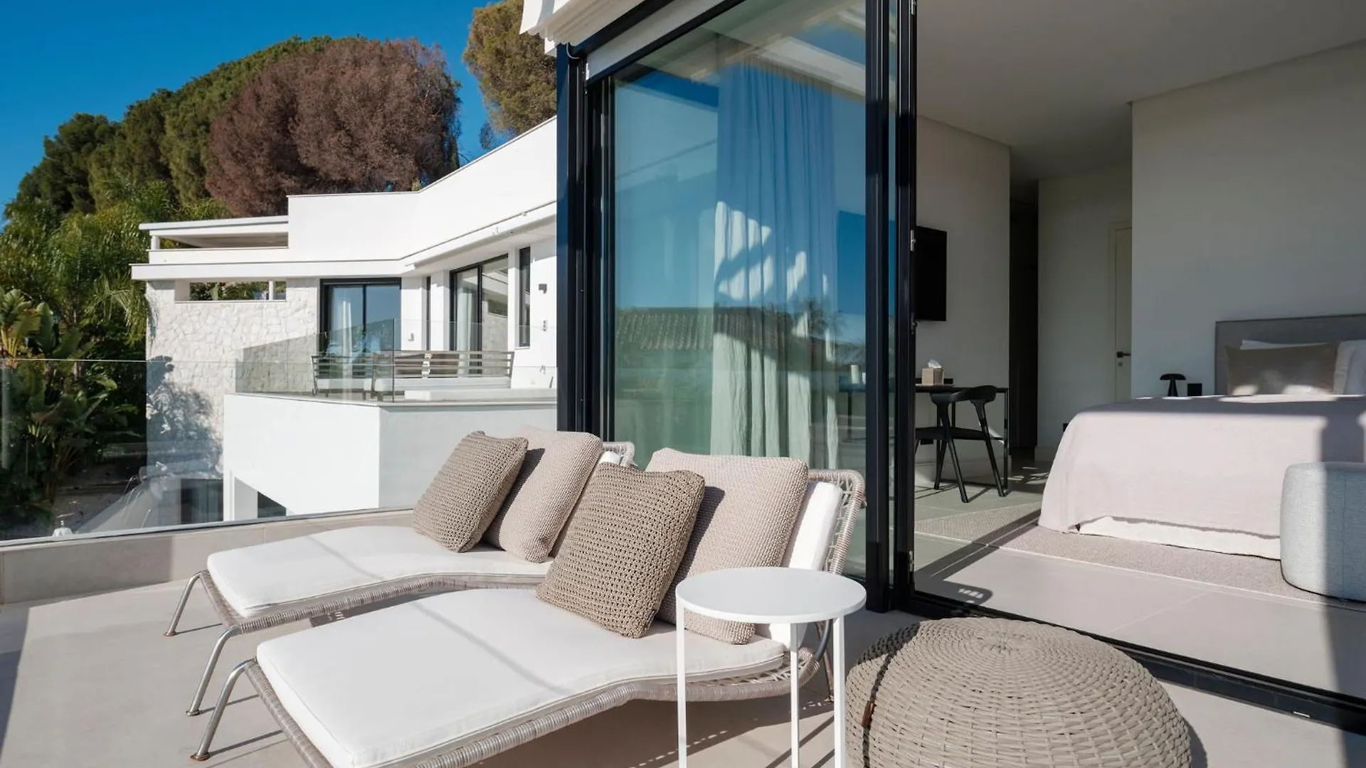 Villa Royale, Moderna Villa Con Piscina Y Vistas Al Mar Марбелья Испания