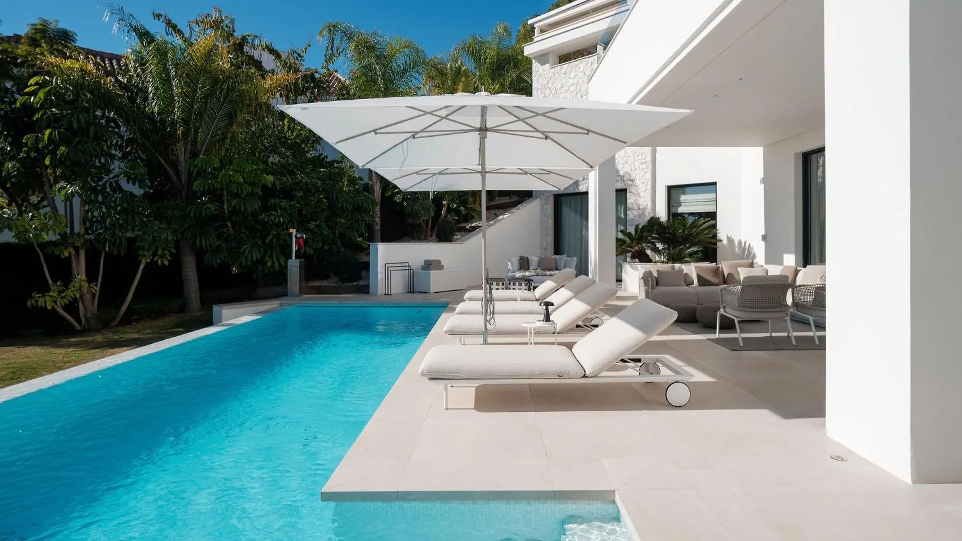 Villa Royale, Moderna Villa Con Piscina Y Vistas Al Mar Марбелья
