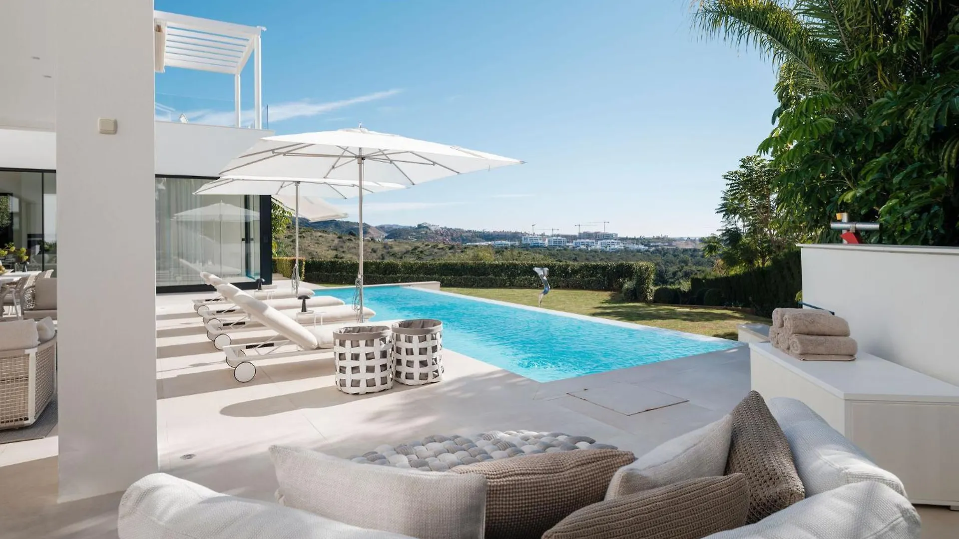 Villa Royale, Moderna Villa Con Piscina Y Vistas Al Mar Марбелья